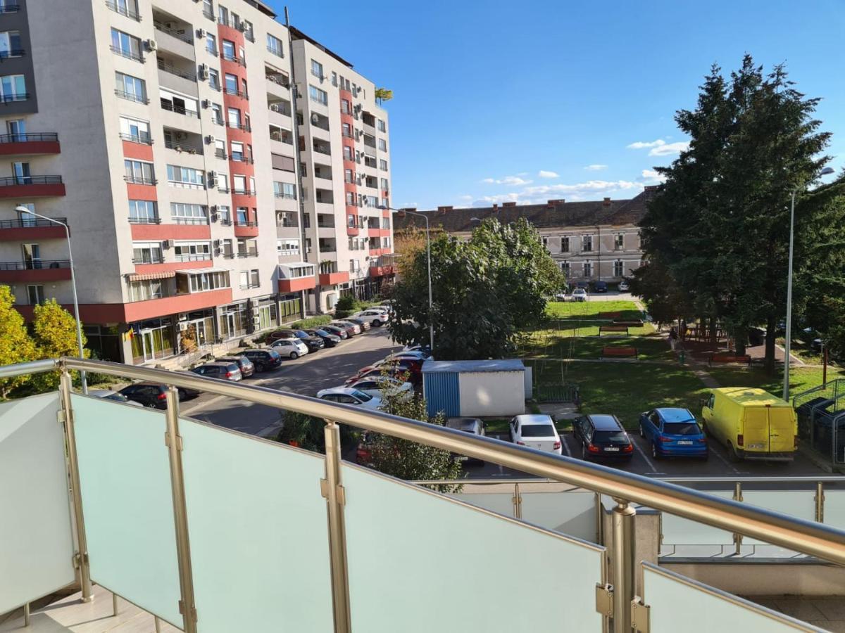 Ideal Apartments Gran Varadino Esterno foto